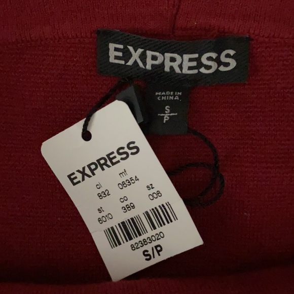 Express Top NWT - Off the shoulder crop top - Picture 3 of 4